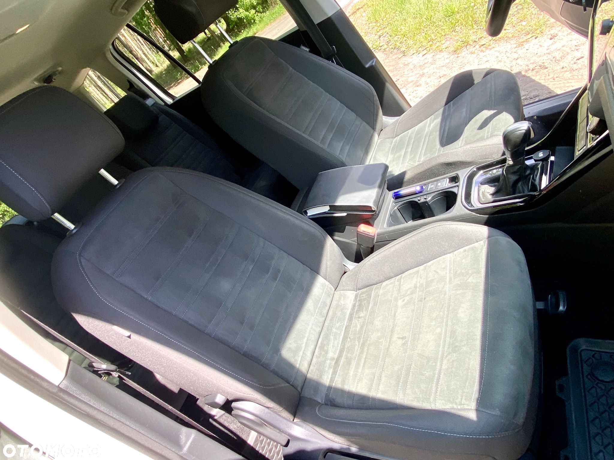 Volkswagen Touran 2.0 TDI SCR DSG Highline - 24