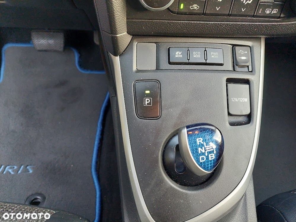 Toyota Auris 1.8 HSD Sol - 14
