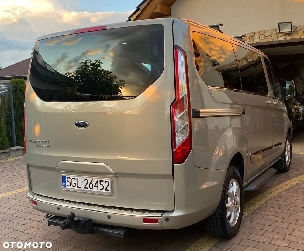 Ford Tourneo Custom - 9