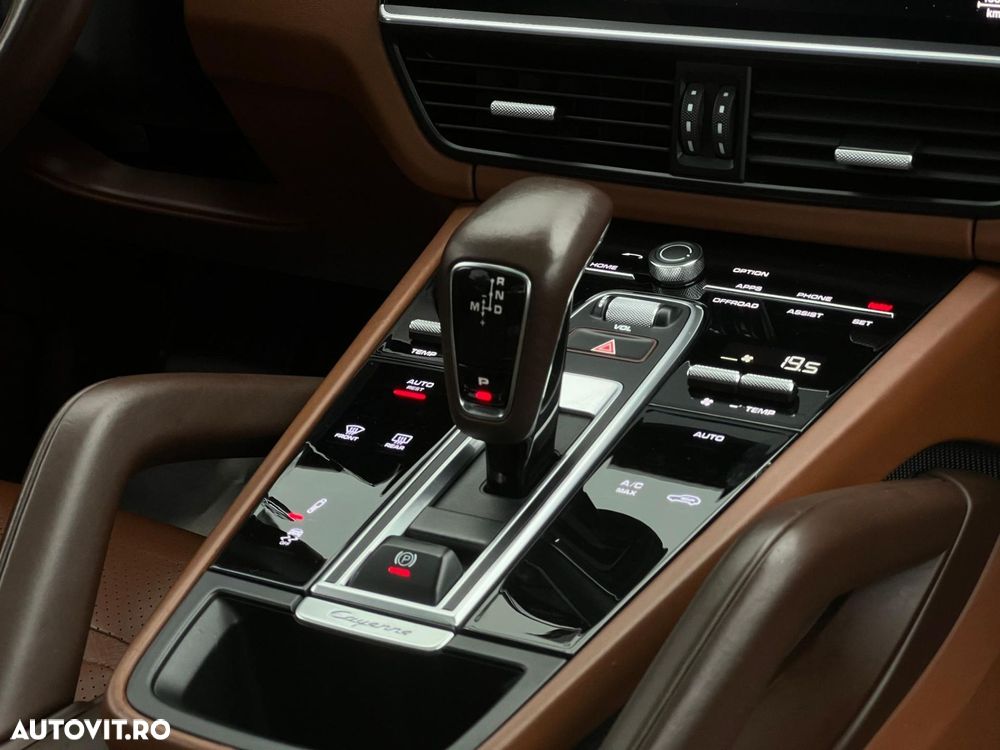 Porsche Cayenne - 12