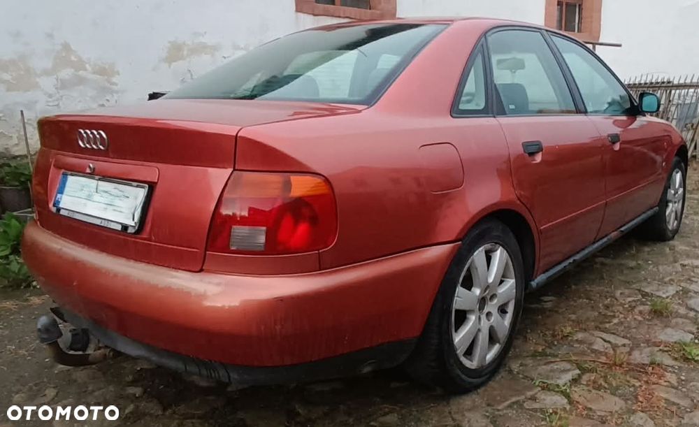 Audi A4 Limousine - 3