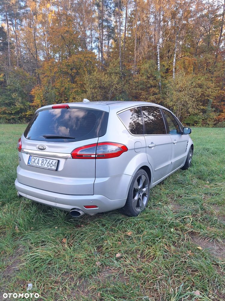 Ford S-Max - 11