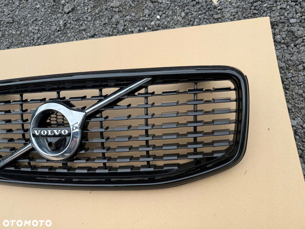 GRILL ATRAPA Volvo XC60 II R DESIGN 2017- IDEALNA ORYGINAŁ - 3