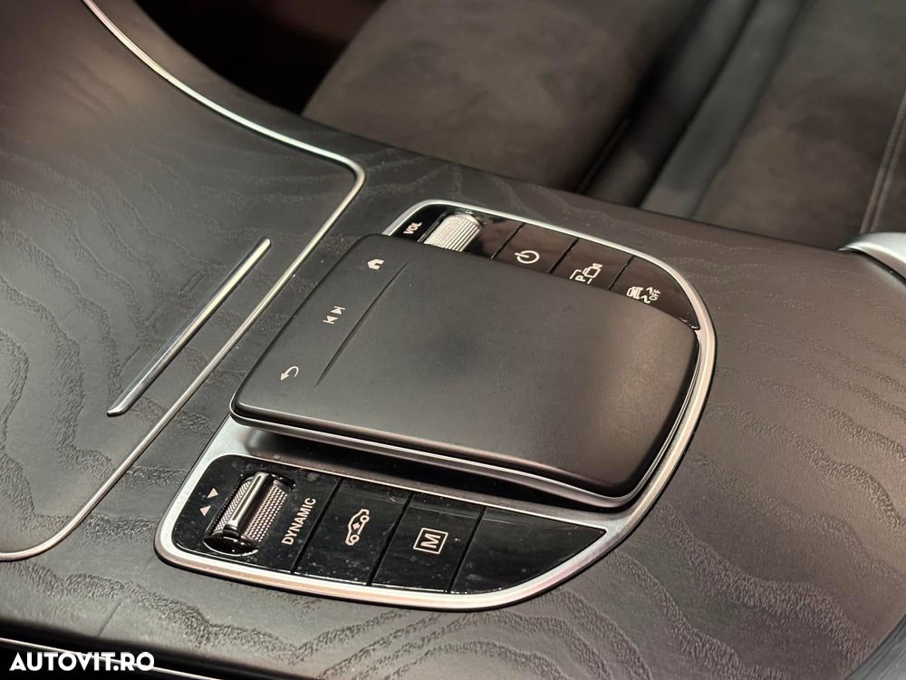 Mercedes-Benz GLC 300 e 4MATIC - 11