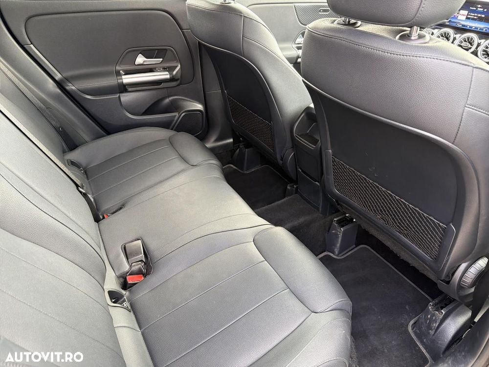 Mercedes-Benz GLA - 14