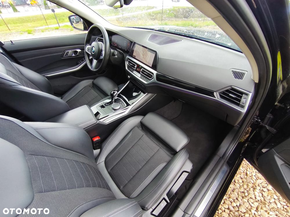 BMW Seria 3 320d Edition M Sport Shadow - 25