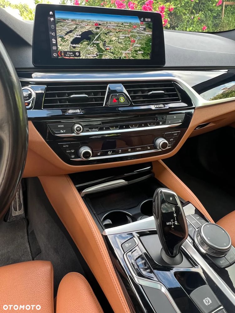 BMW Seria 5 520d xDrive M Sport sport - 13