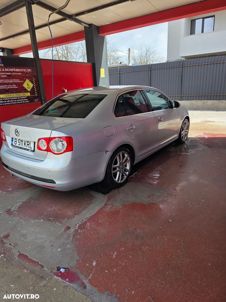 Volkswagen Jetta - 6
