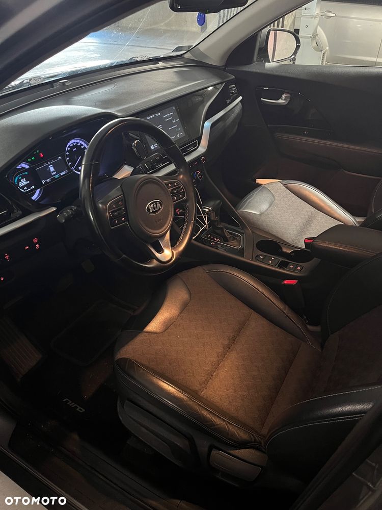 Kia Niro 1.6 GDI Hybrid L - 12