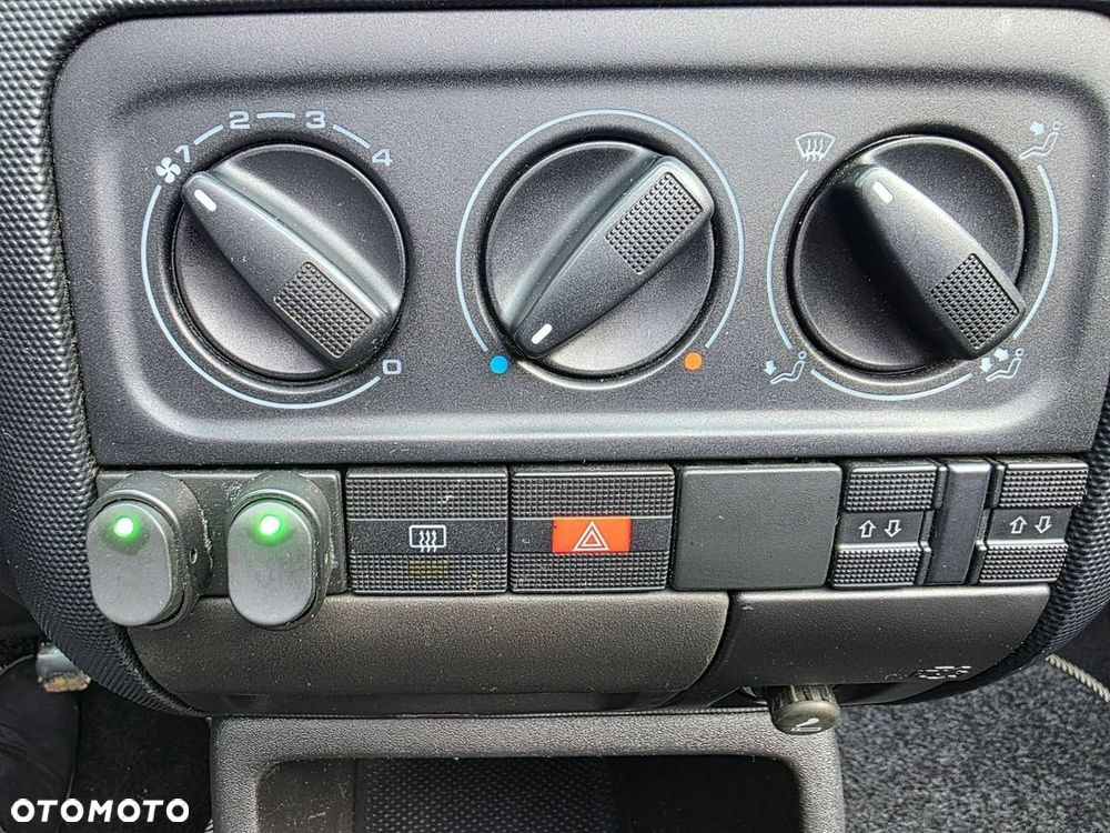 Volkswagen Golf Cabrio 2.0 - 21
