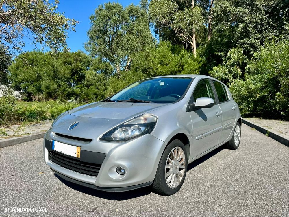 Renault Clio 1.2 16V Confort - 1