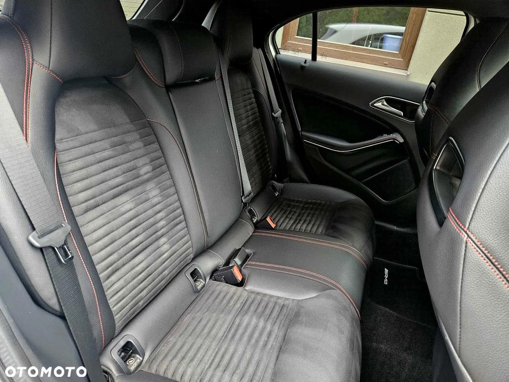 Mercedes-Benz Klasa A 220 4-Matic AMG Line - 12