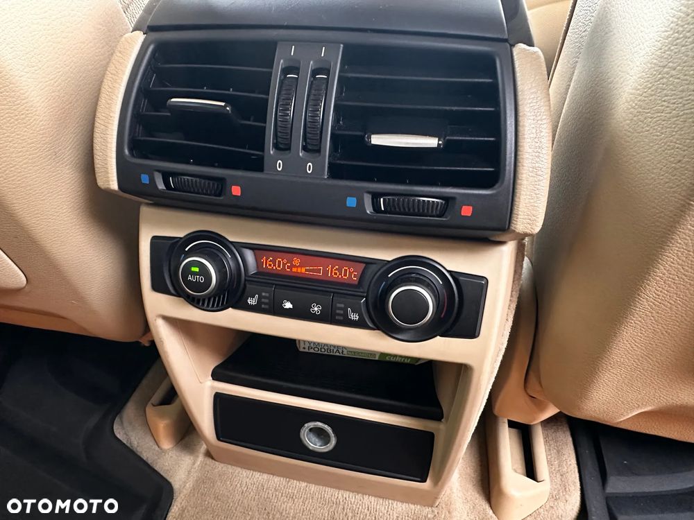 BMW X5 xDrive48i - 20