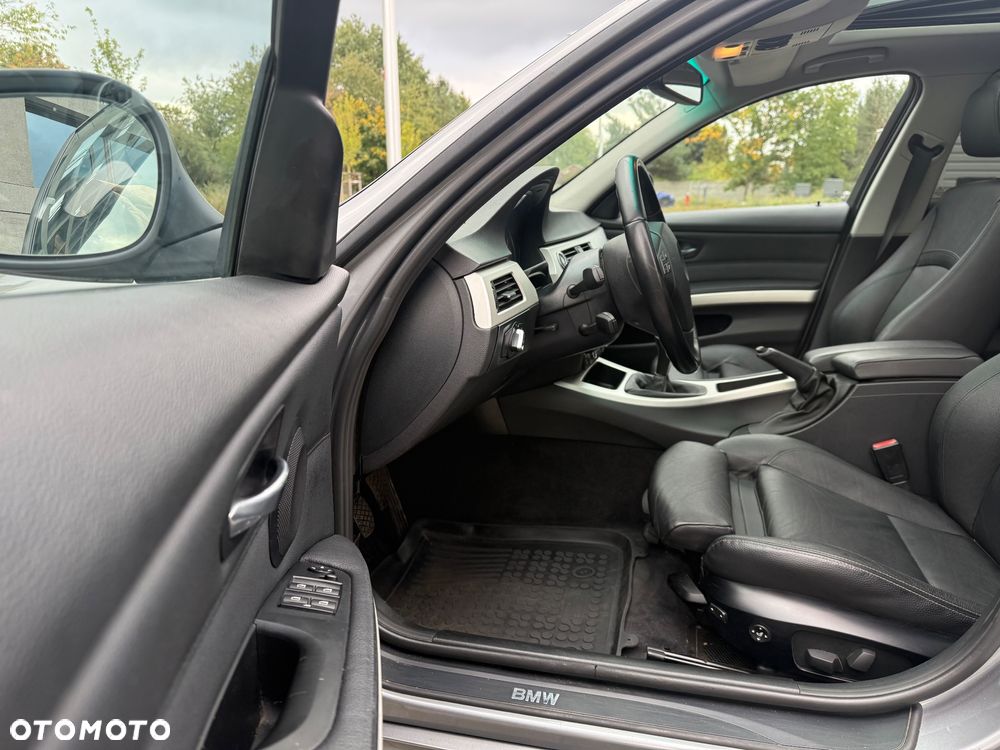 BMW Seria 3 320d - 22
