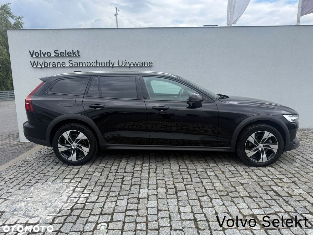 Volvo V60 Cross Country - 6