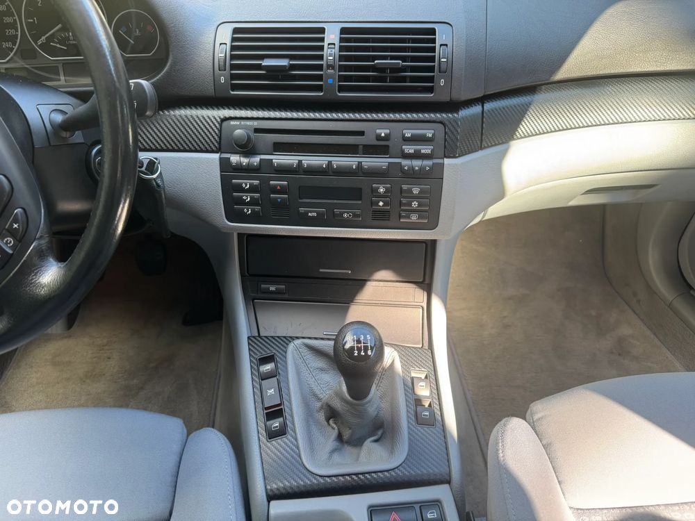 BMW Seria 3 330i - 28