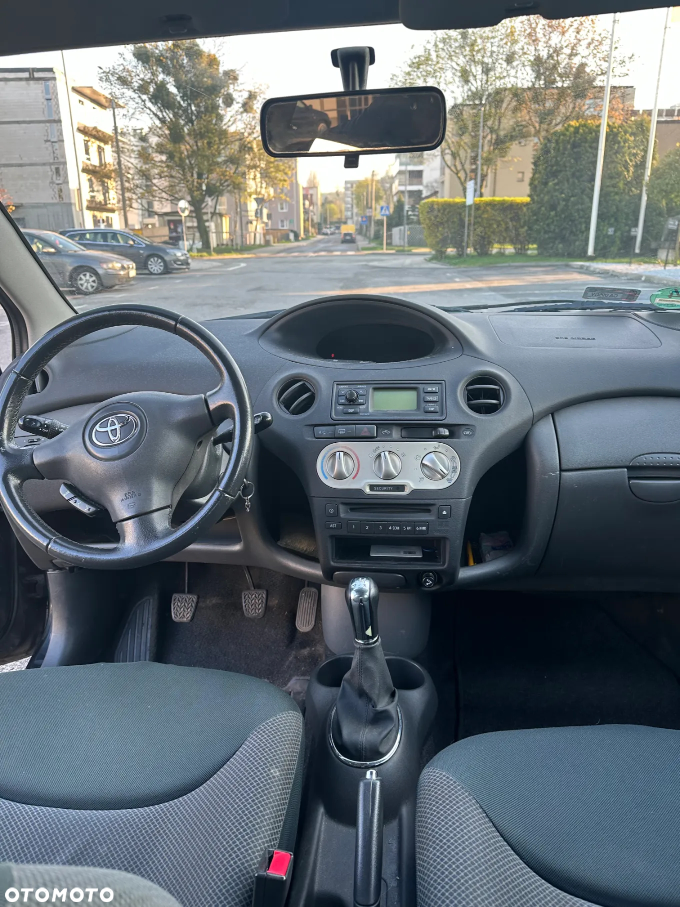 Toyota Yaris 1.3 - 5