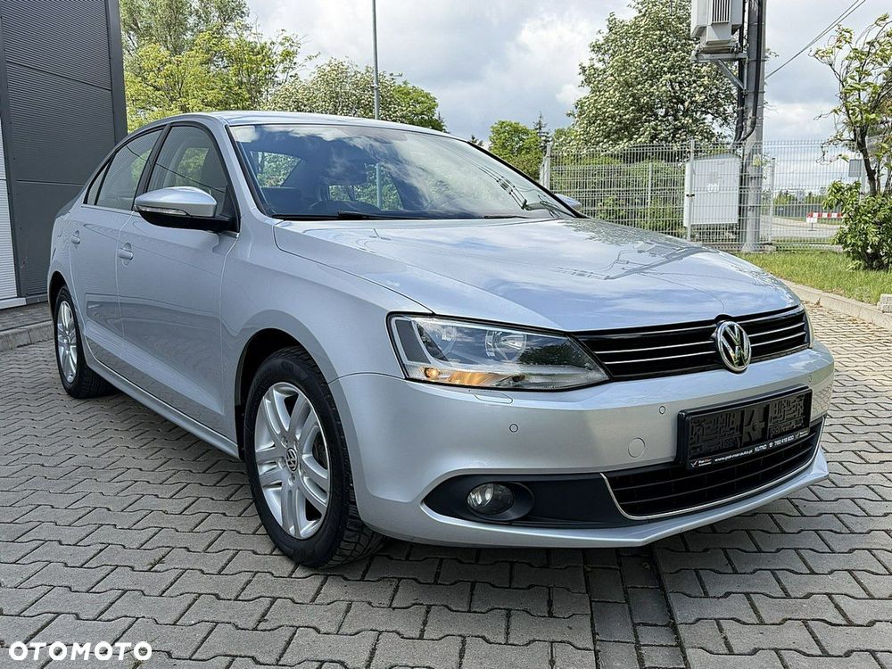 Volkswagen Jetta - 4