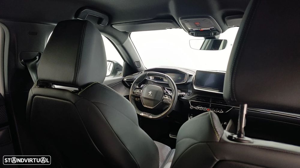 Peugeot 2008 1.2 PureTech GT Line EAT8 - 29