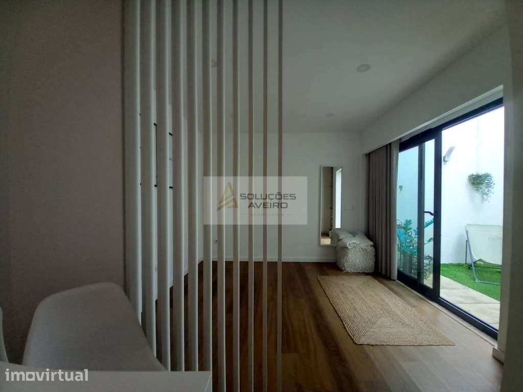 Apartamento T1 mobilado e equipado - Bairro da Beira-Mar - Grande imagem: 2/16