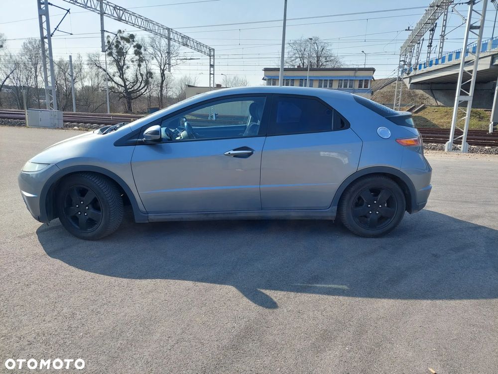 Honda Civic 1.8i-VTEC Automatik Executive - 3
