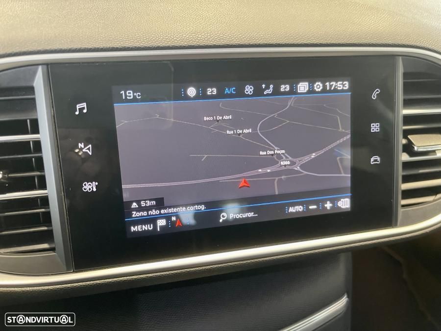 Peugeot 308 SW 1.2 PureTech Allure Pack EAT8 — fotografia 16