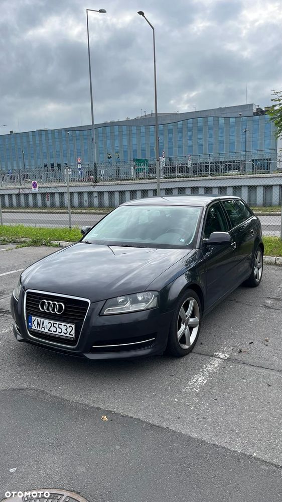 Audi A3 Sportback 1.6 TDI DPF Attraction - 2