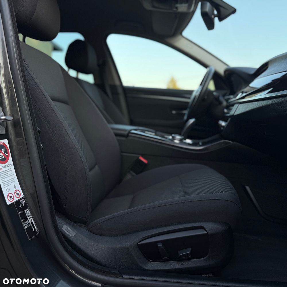 BMW Seria 5 525d - 10
