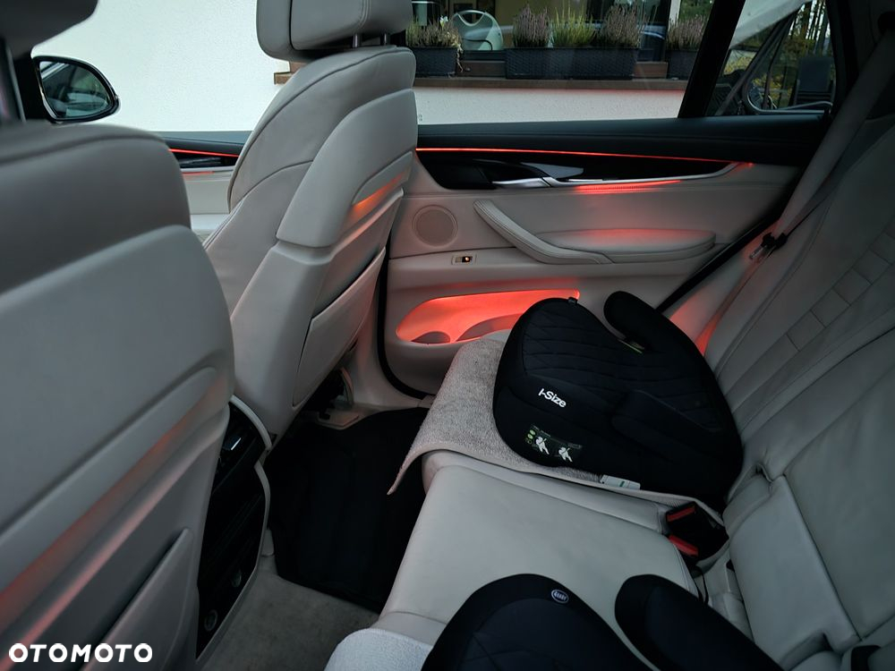 BMW X5 xDrive30d - 12