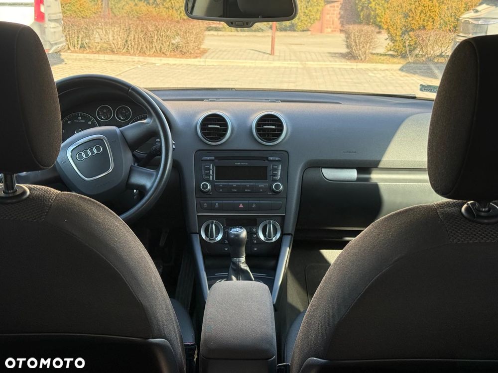 Audi A3 3-drzwiowe 1.6 TDI DPF Ambition - 10