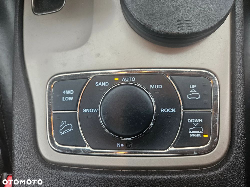 Jeep Grand Cherokee 3.0 CRD Overland Summit EU6 - 28