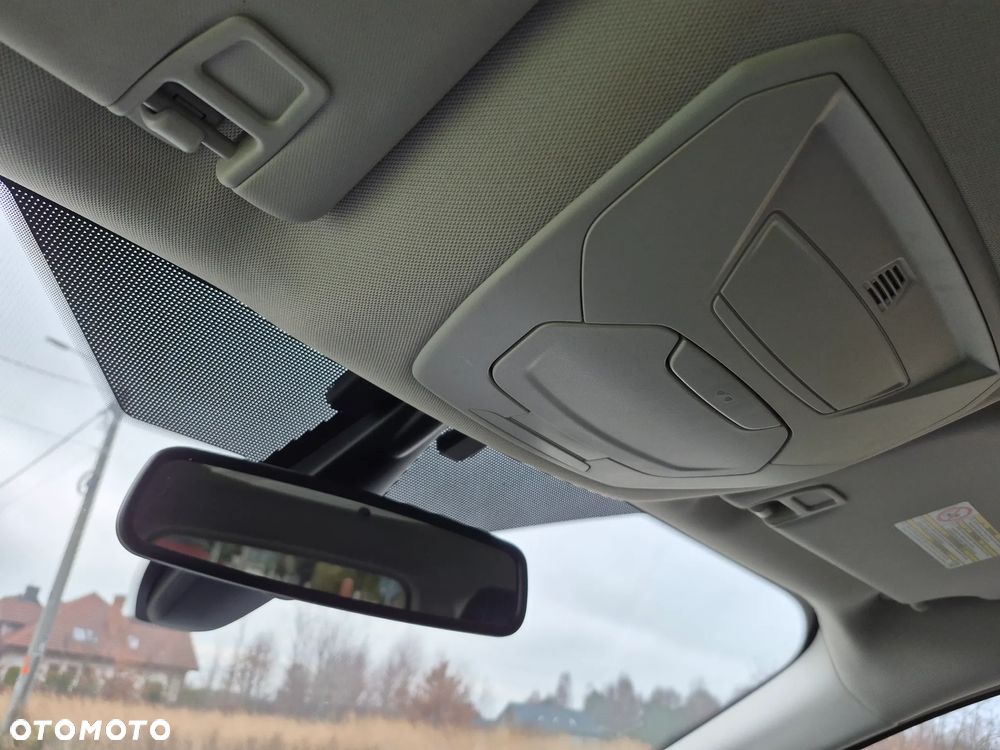 Ford Kuga 2.0 TDCi 2x4 Titanium - 23