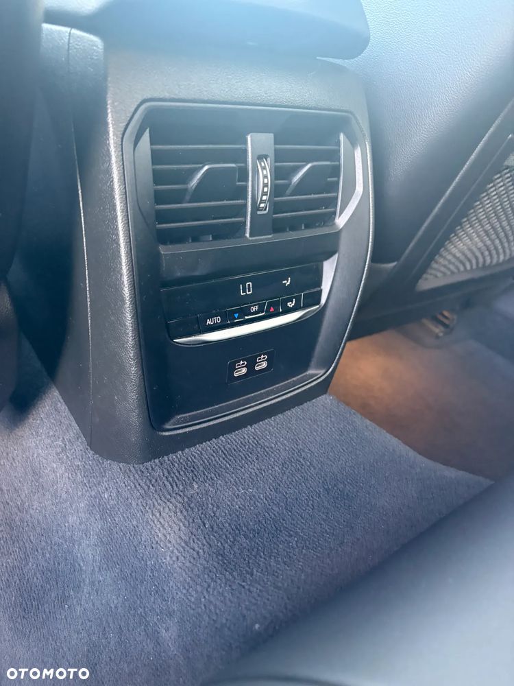 BMW Seria 3 318i M Sport - 9