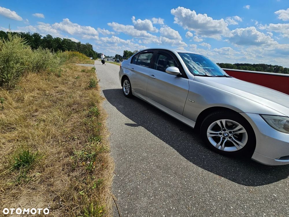 BMW Seria 3 318d DPF - 8