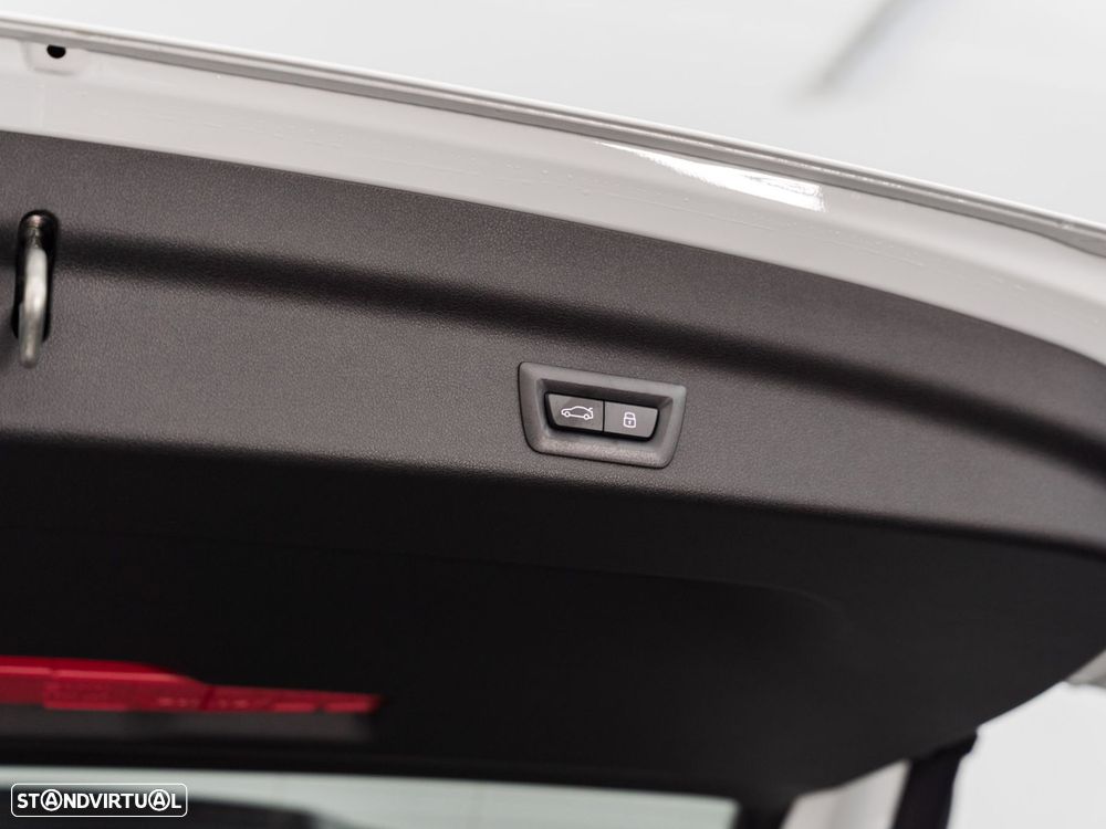 BMW iX1 eDrive20 Pack Desportivo M Pro - 12