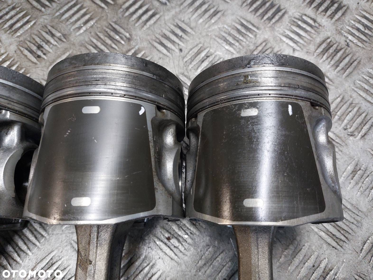 TŁOK + KORBOWÓD KOMPLET IVECO DAILY IV 2019- 3.0 D EURO 6 F1CFL411 - 3