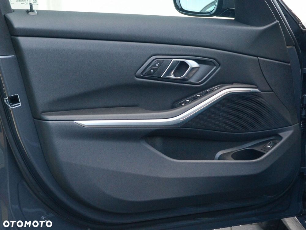 BMW Seria 3 - 17