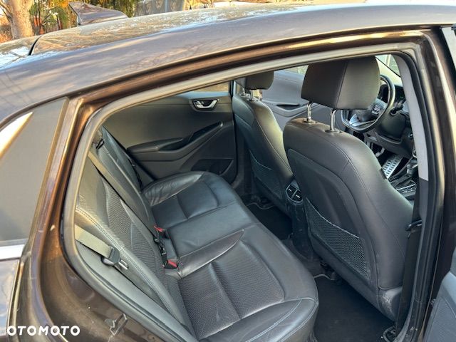 Hyundai IONIQ - 18