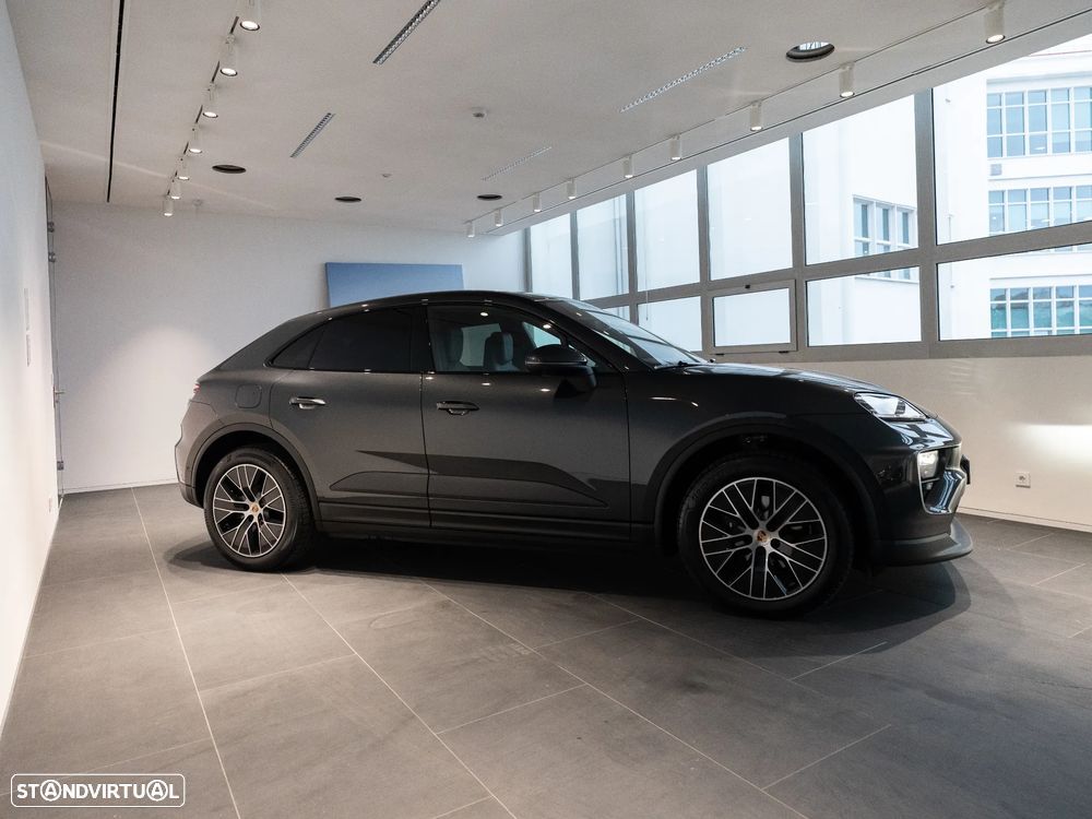 Porsche Macan Electric 4 - 8