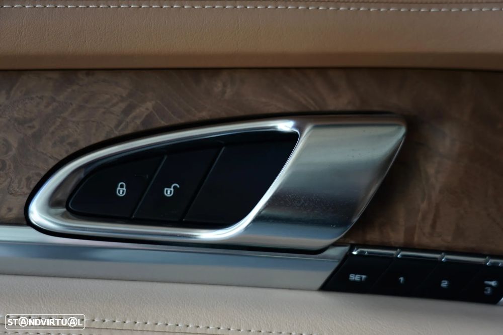 Porsche Panamera Turbo PDK - 11