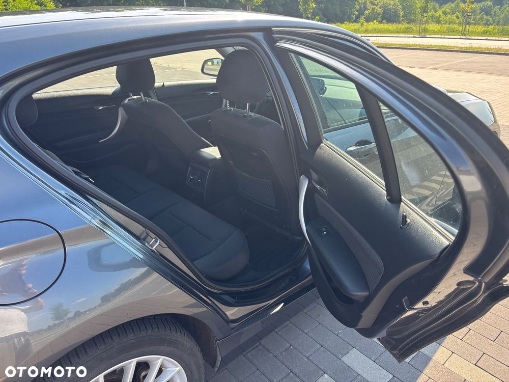 BMW Seria 1 118d DPF - 12