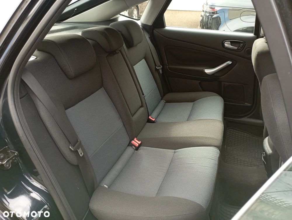 Ford Mondeo 1.6 Trend - 10