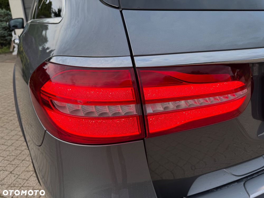 Mercedes-Benz Klasa E 220 d 4Matic T All-Terrain 9G-TRONIC Exclusive - 18