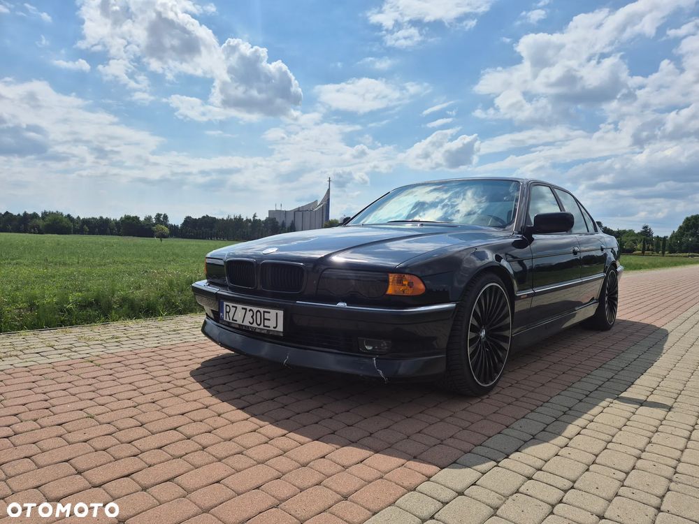 BMW Seria 7 - 11