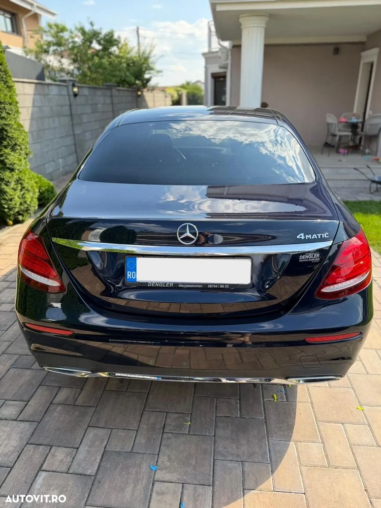 Mercedes-Benz E 220 d 4MATIC 9G-TRONIC - 4