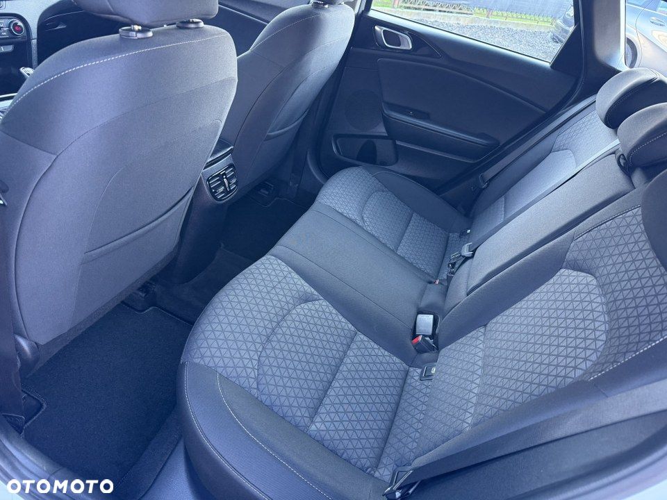 Kia Ceed 1.5 T-GDI L Business Line Plus - 37