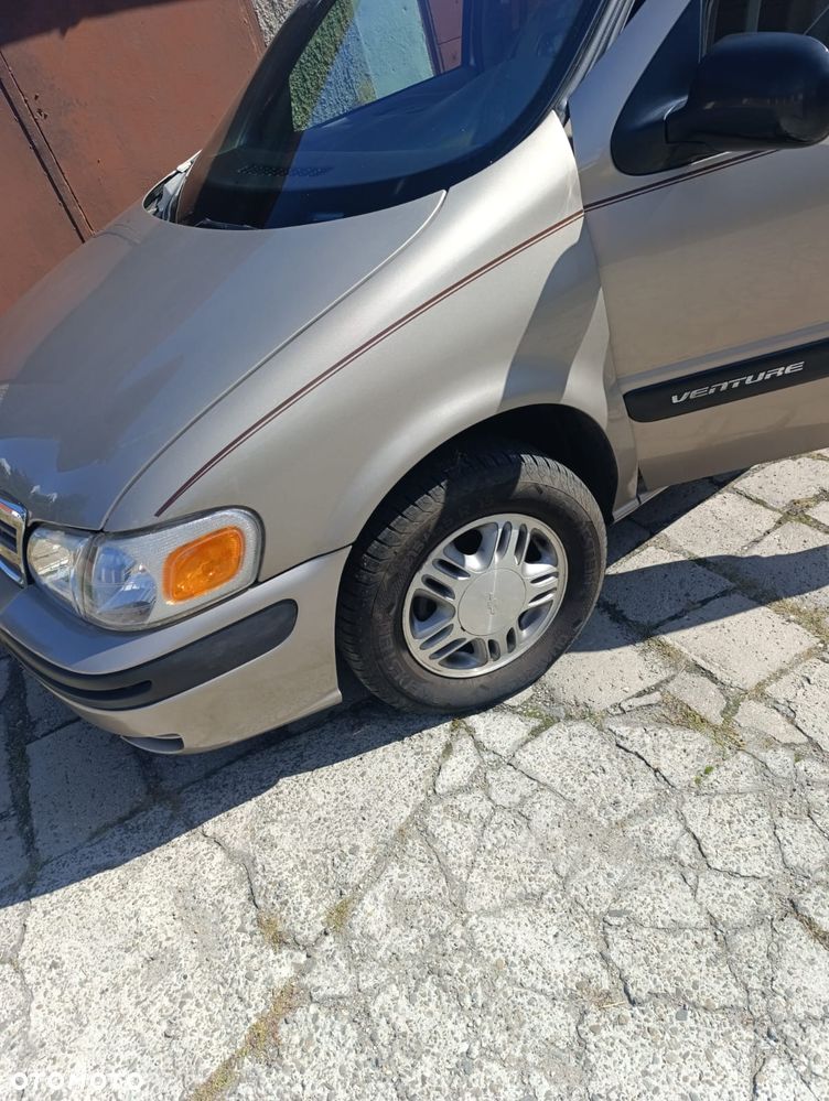 Chevrolet Venture - 14