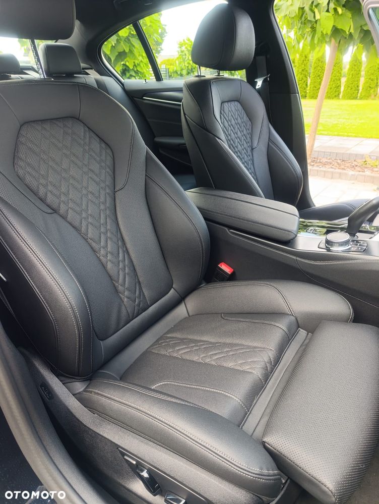 BMW Seria 5 520d M Sport Edition - 9