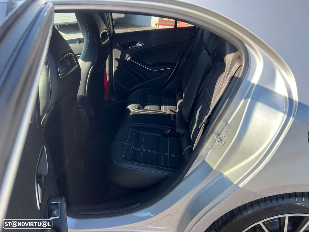 Mercedes-Benz A 180 d AMG Line - 8