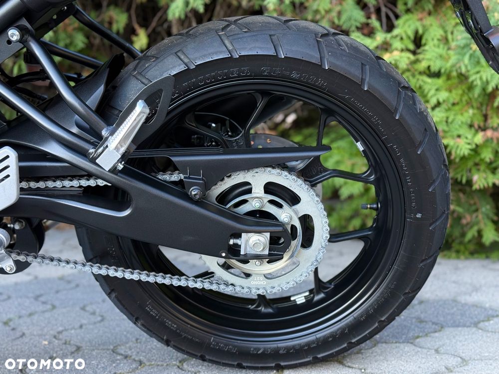 Yamaha XSR - 34